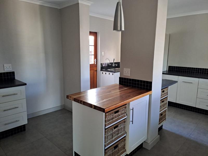 To Let 3 Bedroom Property for Rent in Rooi Rivier Rif Western Cape